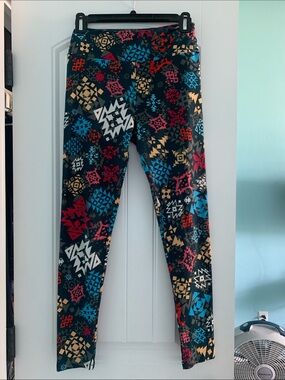 LuLaRoe geometric print leggings pink blue green yellow white one size